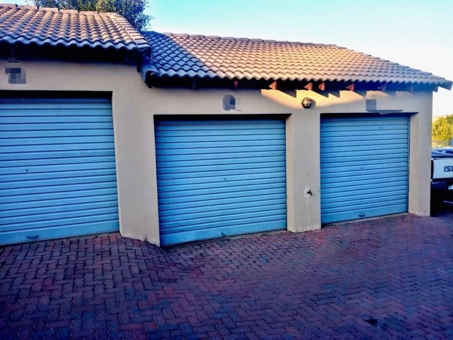 2 Bedroom Property for Sale in Erand Gardens Gauteng