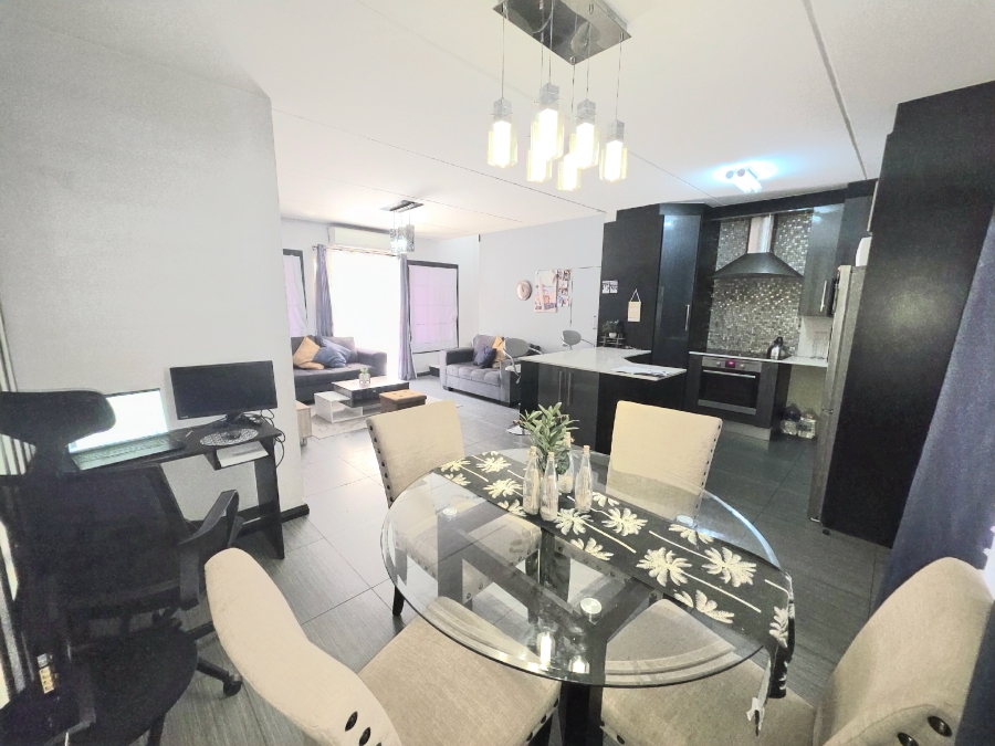 2 Bedroom Property for Sale in Noordwyk Gauteng