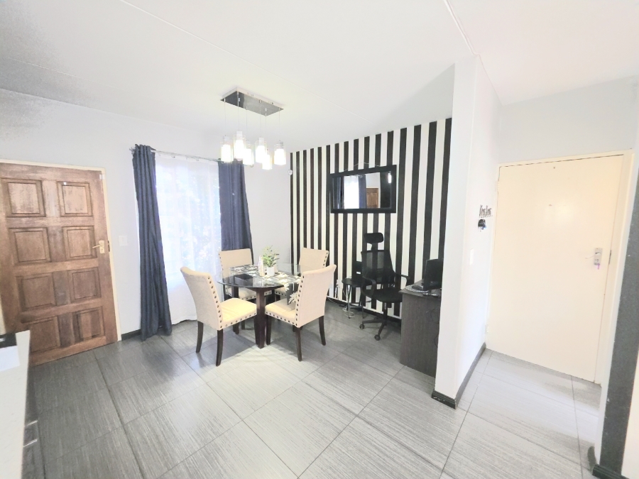 2 Bedroom Property for Sale in Noordwyk Gauteng