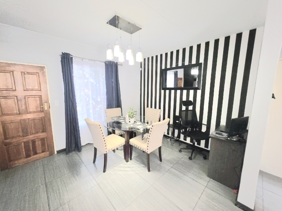 2 Bedroom Property for Sale in Noordwyk Gauteng