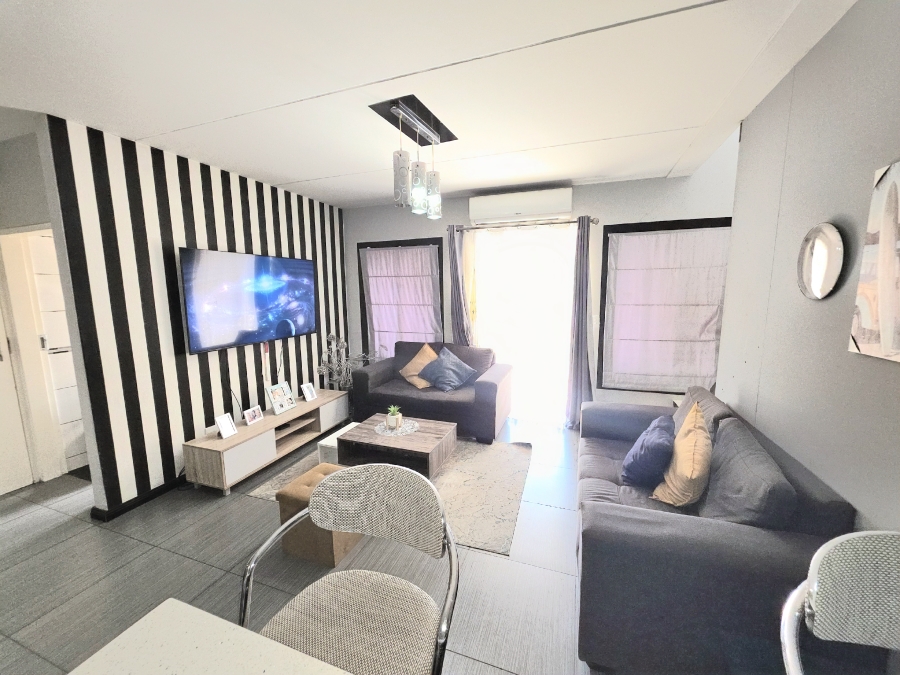 2 Bedroom Property for Sale in Noordwyk Gauteng