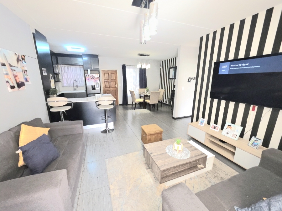 2 Bedroom Property for Sale in Noordwyk Gauteng