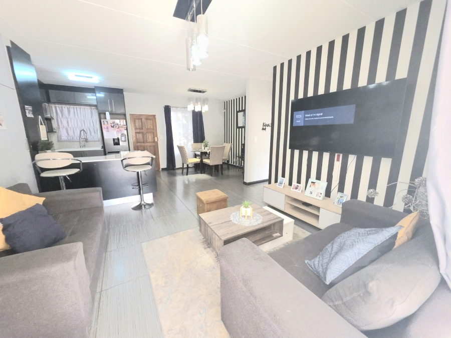 2 Bedroom Property for Sale in Noordwyk Gauteng