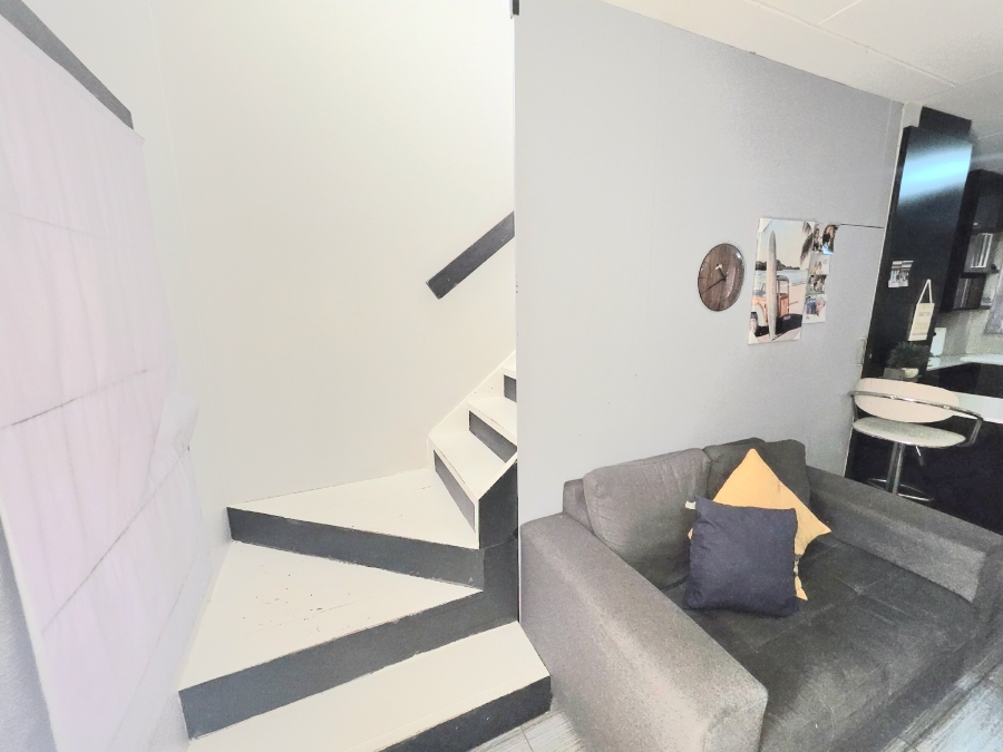 2 Bedroom Property for Sale in Noordwyk Gauteng