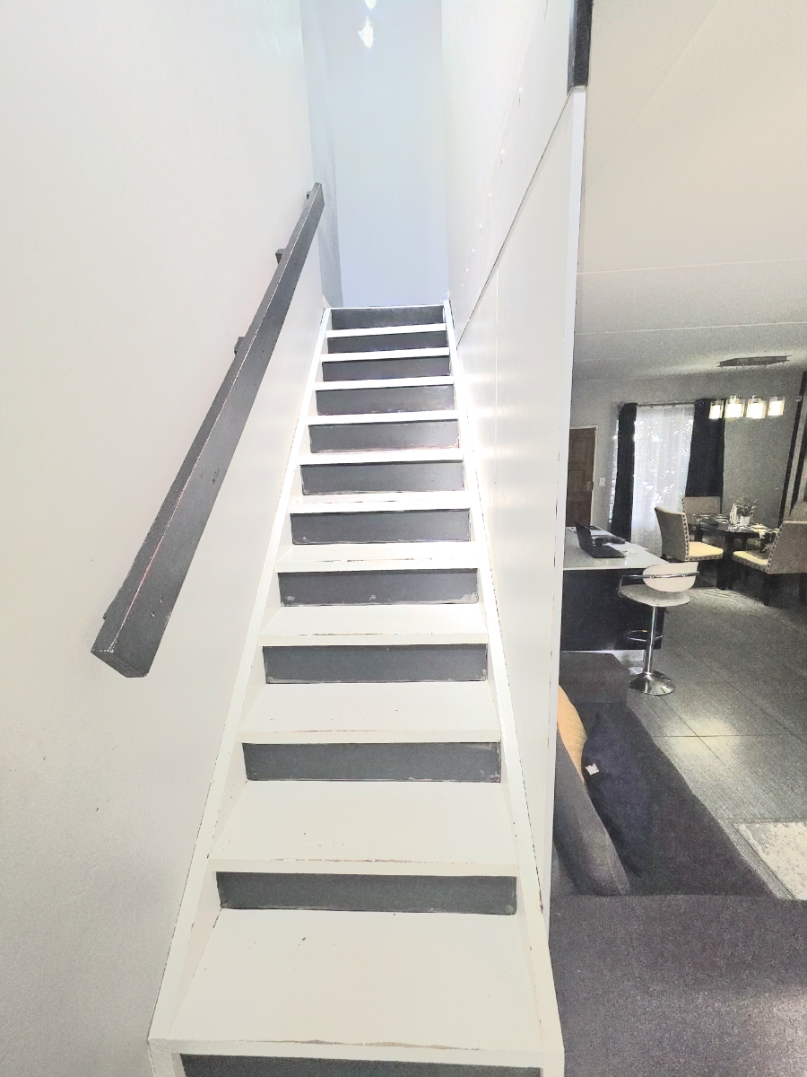 2 Bedroom Property for Sale in Noordwyk Gauteng