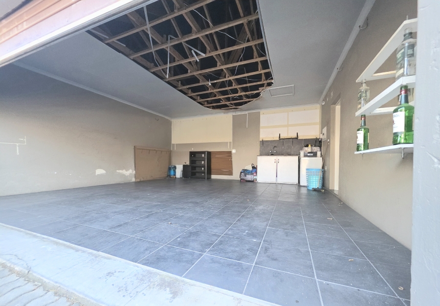 2 Bedroom Property for Sale in Noordwyk Gauteng