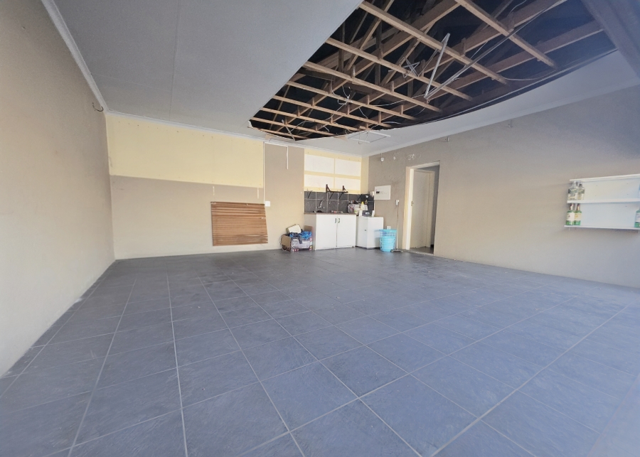 2 Bedroom Property for Sale in Noordwyk Gauteng