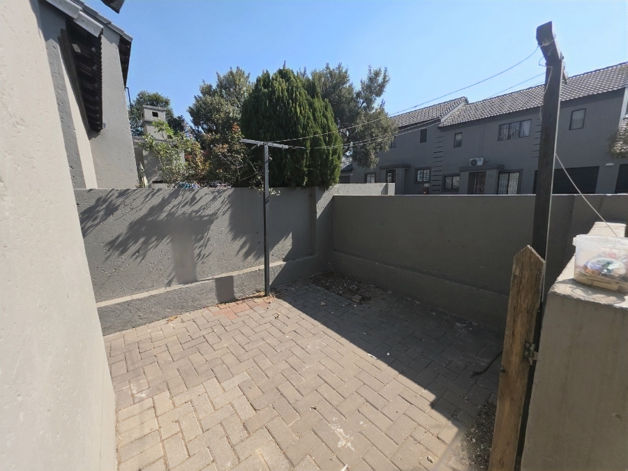 2 Bedroom Property for Sale in Noordwyk Gauteng