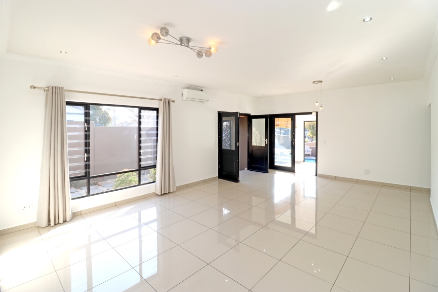 3 Bedroom Property for Sale in Barbeque Downs Gauteng