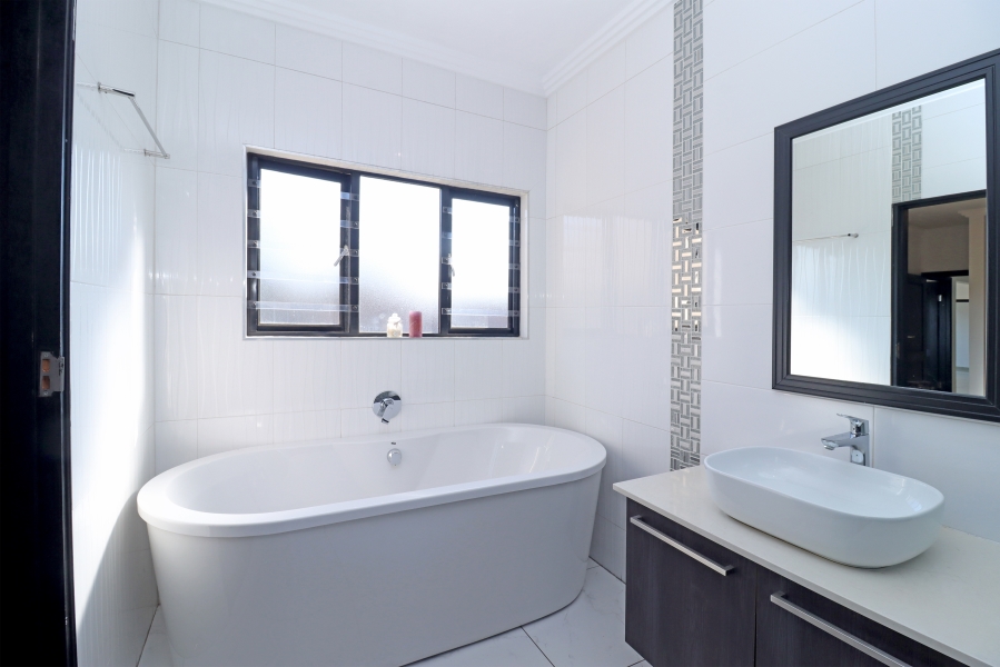 3 Bedroom Property for Sale in Barbeque Downs Gauteng