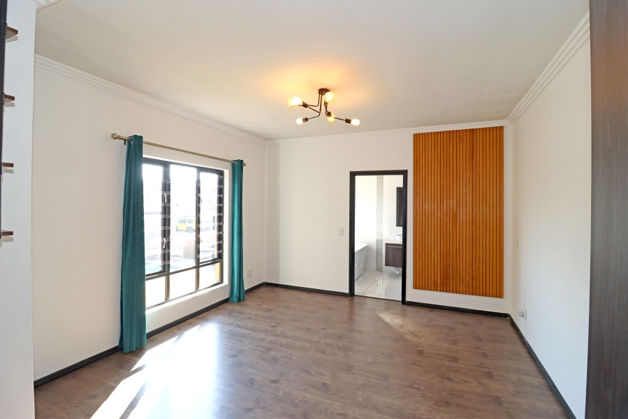 3 Bedroom Property for Sale in Barbeque Downs Gauteng