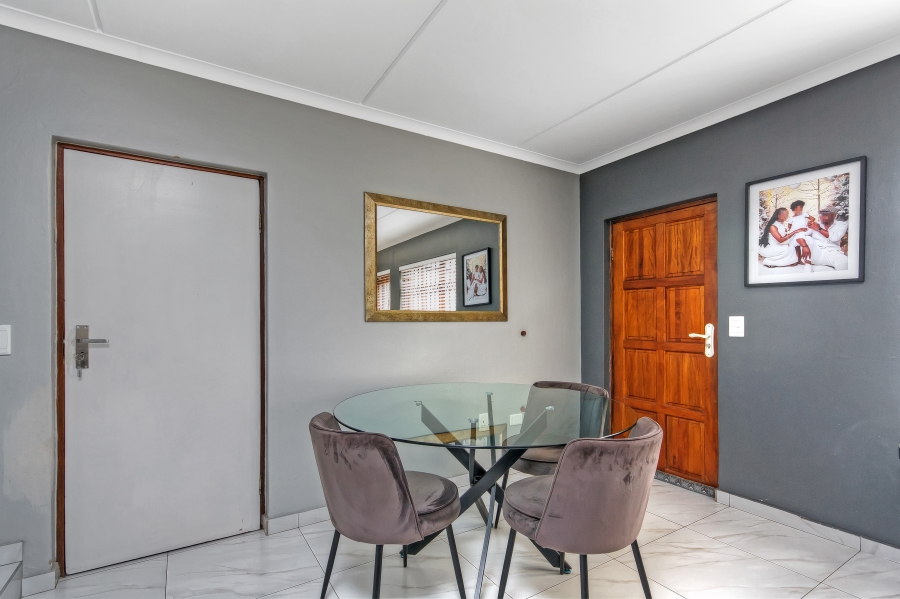 3 Bedroom Property for Sale in Kosmosdal Gauteng