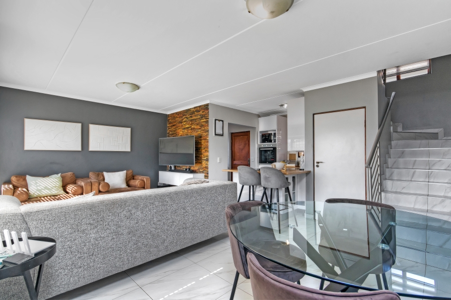 3 Bedroom Property for Sale in Kosmosdal Gauteng