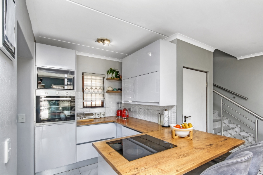 3 Bedroom Property for Sale in Kosmosdal Gauteng