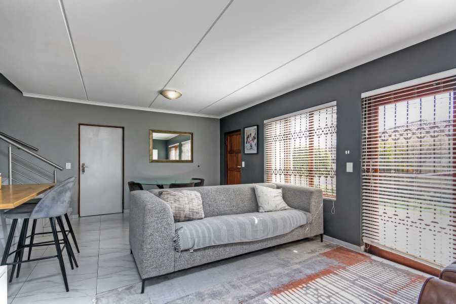 3 Bedroom Property for Sale in Kosmosdal Gauteng