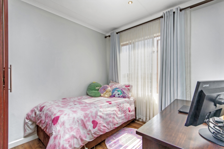 3 Bedroom Property for Sale in Kosmosdal Gauteng