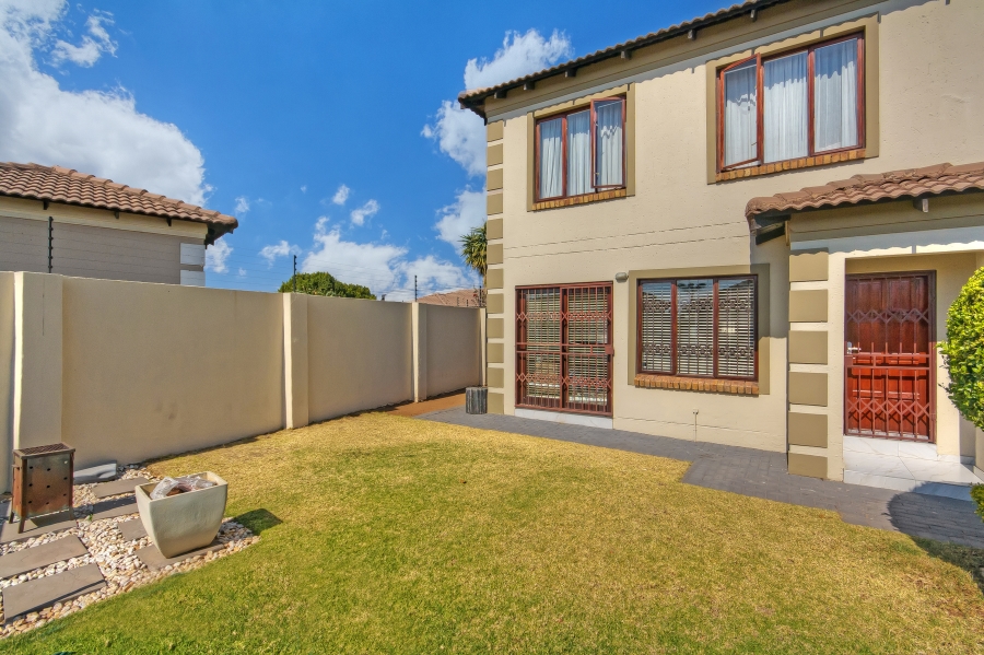 3 Bedroom Property for Sale in Kosmosdal Gauteng
