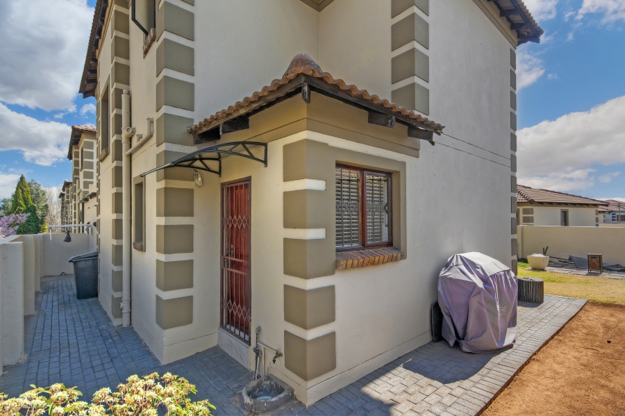 3 Bedroom Property for Sale in Kosmosdal Gauteng