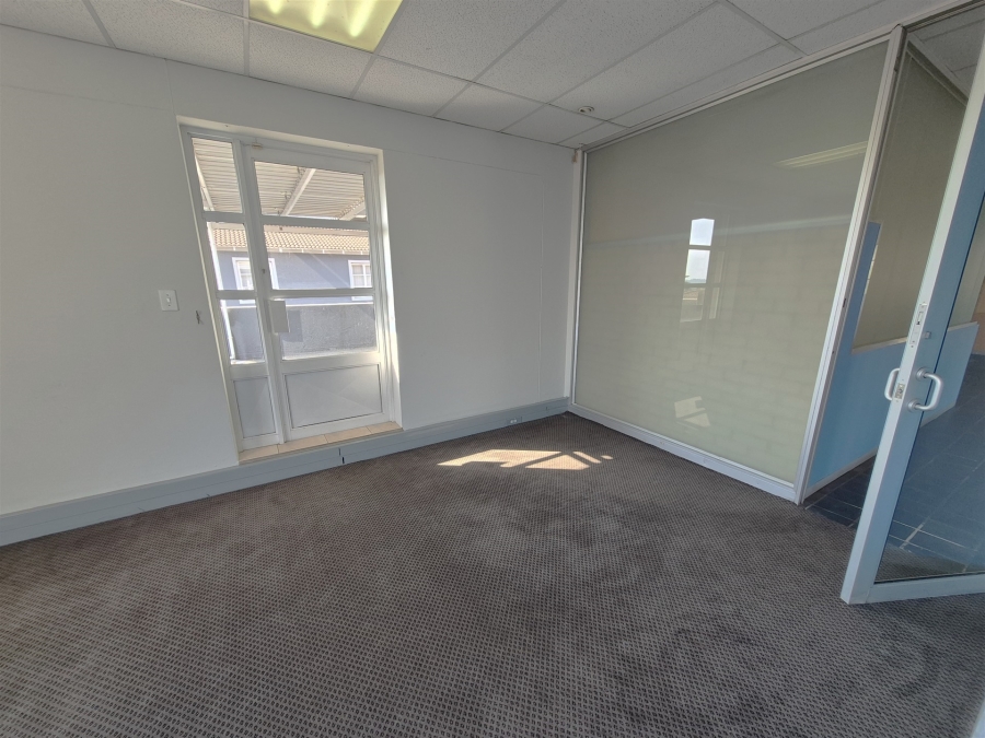 To Let Commercial Property for Rent in Hyde Park Gauteng