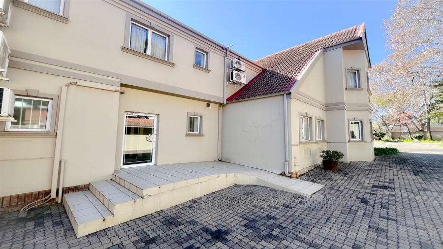 To Let Commercial Property for Rent in Houghton Estate Gauteng
