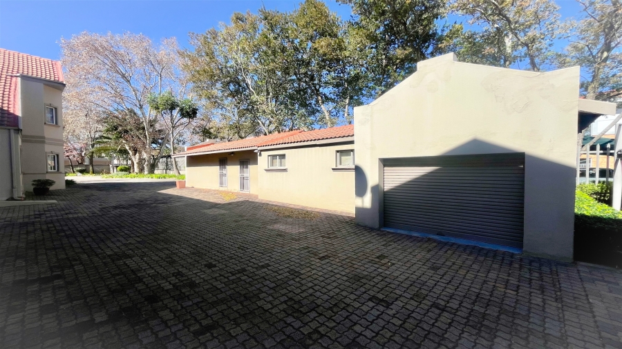 To Let Commercial Property for Rent in Houghton Estate Gauteng