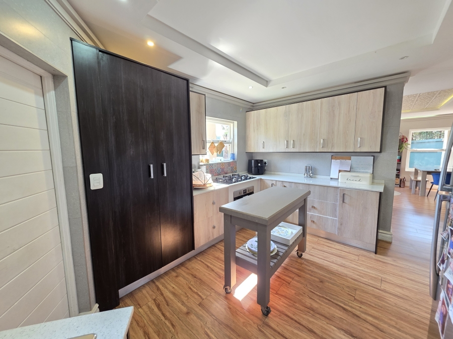 3 Bedroom Property for Sale in Woodhill Estate Gauteng