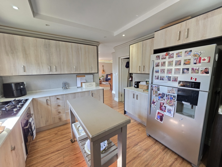 3 Bedroom Property for Sale in Woodhill Estate Gauteng