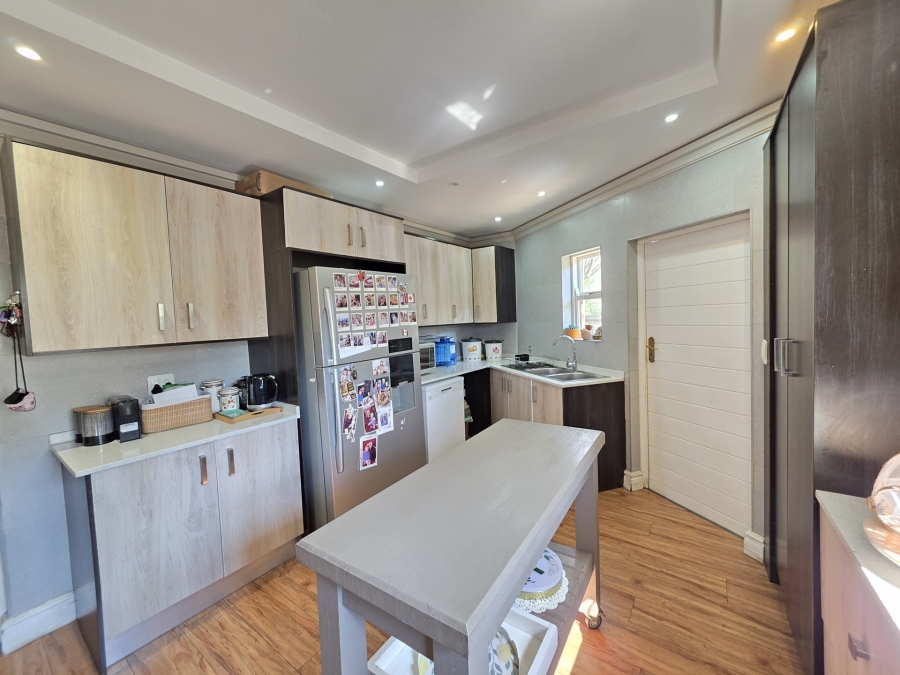 3 Bedroom Property for Sale in Woodhill Estate Gauteng