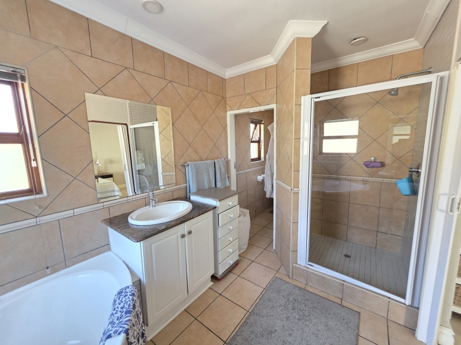 3 Bedroom Property for Sale in Woodhill Estate Gauteng