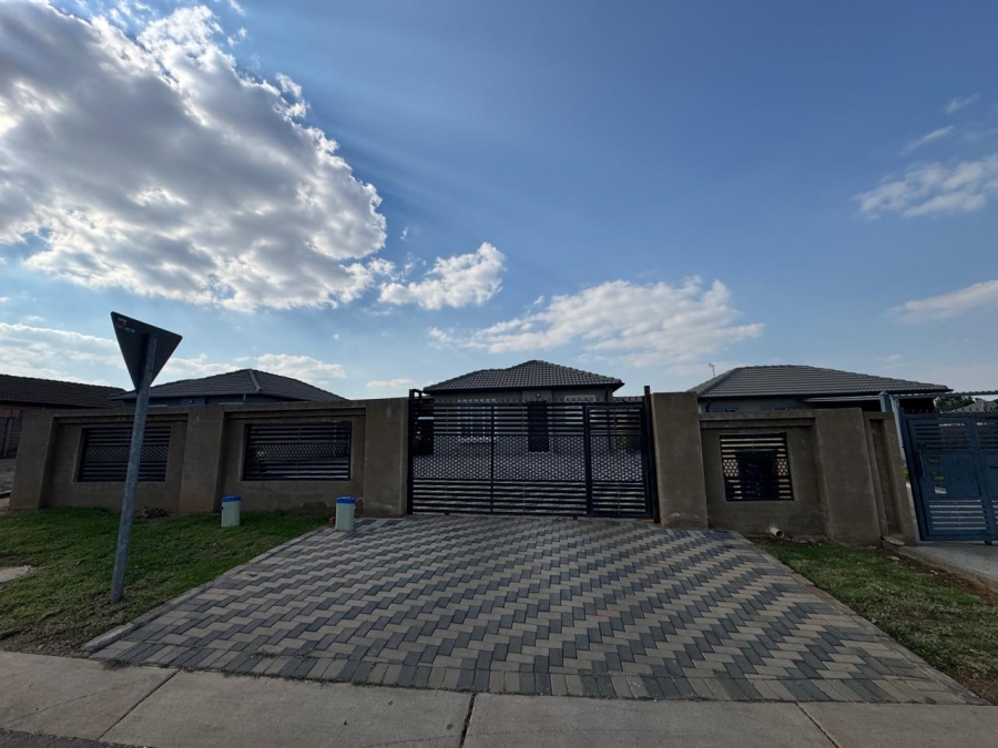 3 Bedroom Property for Sale in Lotus Gardens Gauteng