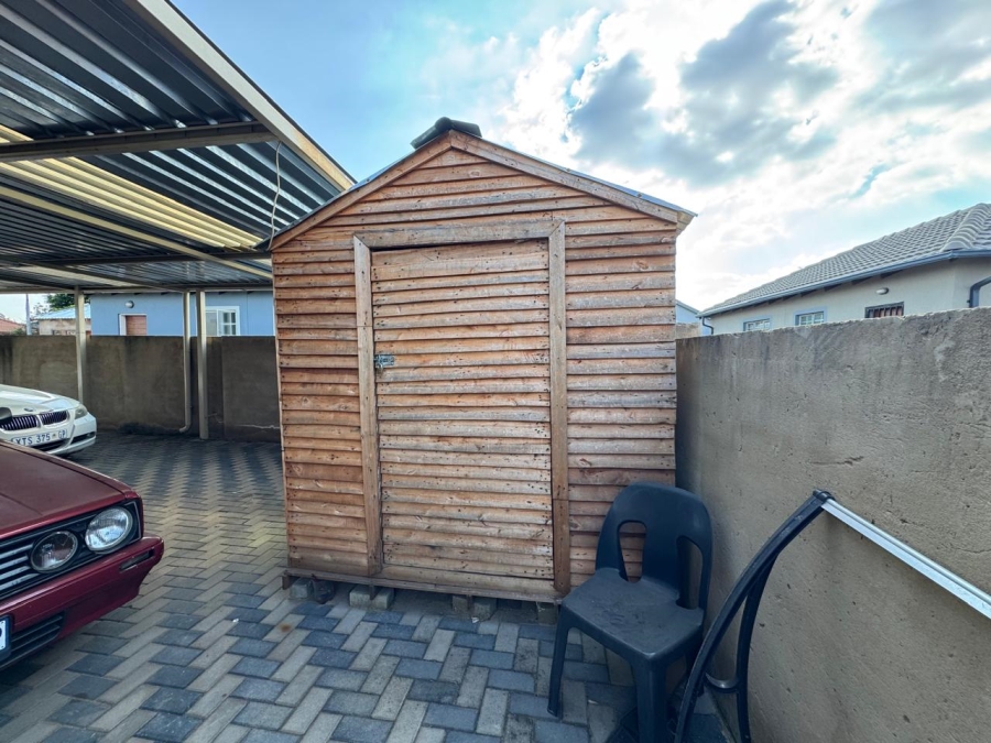 3 Bedroom Property for Sale in Lotus Gardens Gauteng