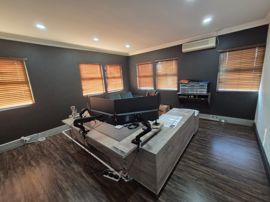 To Let Commercial Property for Rent in Die Hoewes Gauteng