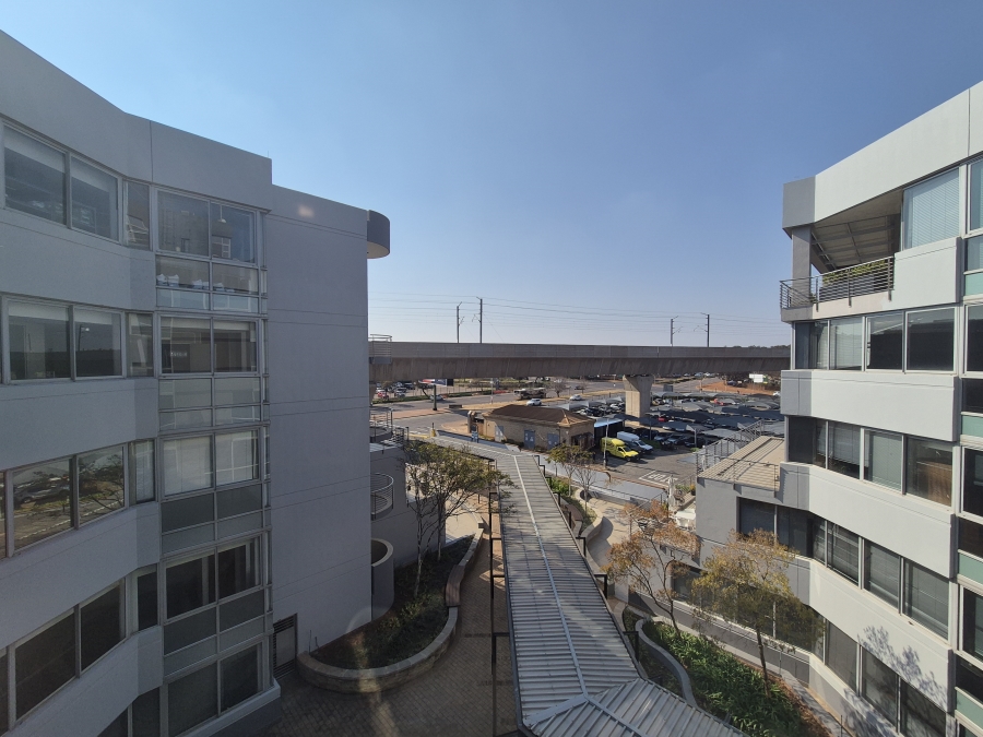 To Let Commercial Property for Rent in Die Hoewes Gauteng