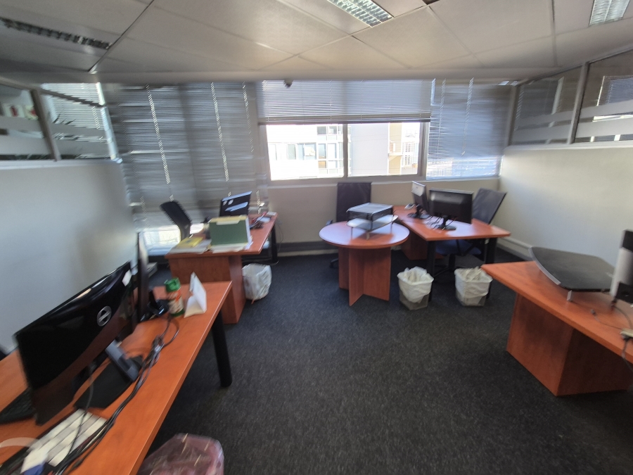 To Let Commercial Property for Rent in Die Hoewes Gauteng