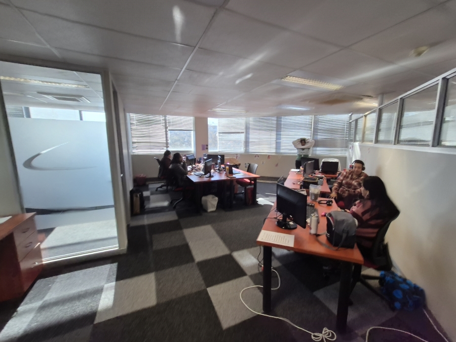 To Let Commercial Property for Rent in Die Hoewes Gauteng