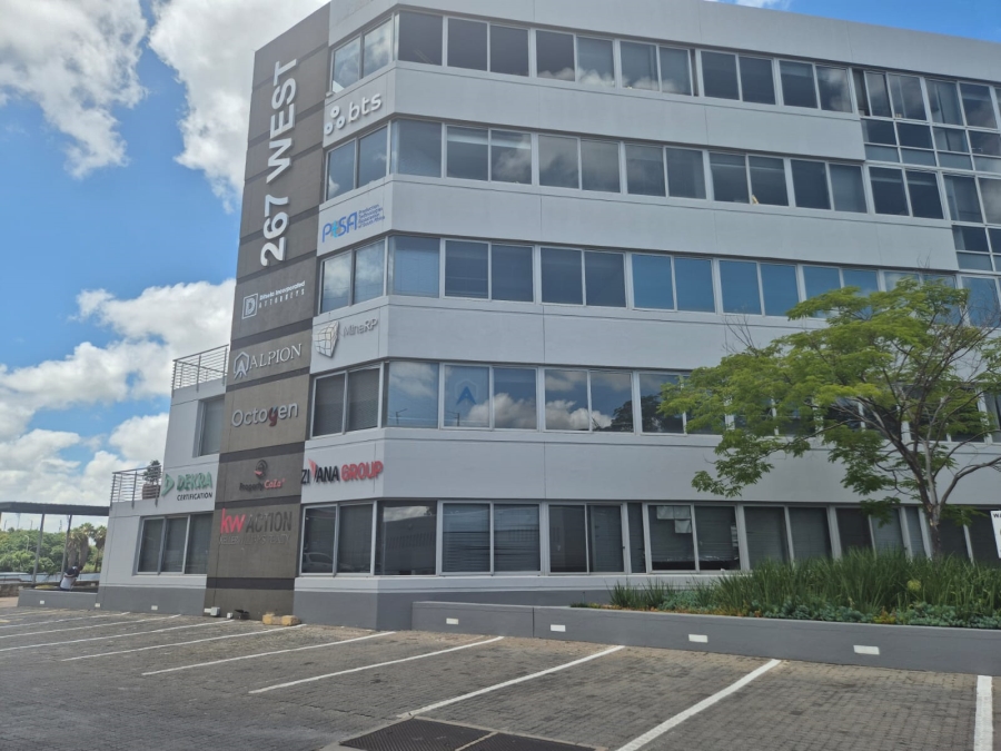 To Let Commercial Property for Rent in Die Hoewes Gauteng
