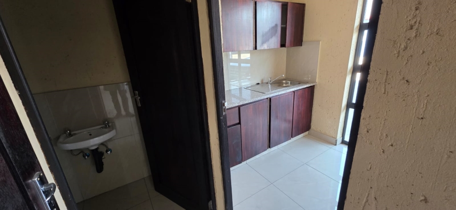 To Let Commercial Property for Rent in Pomona Gauteng