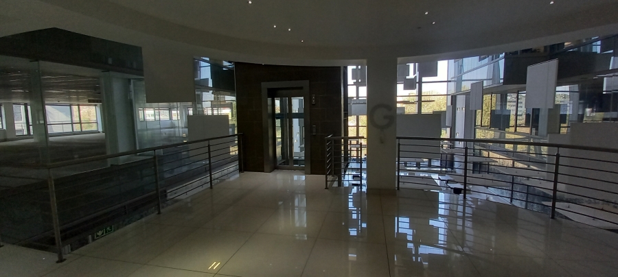 To Let Commercial Property for Rent in Die Hoewes Gauteng