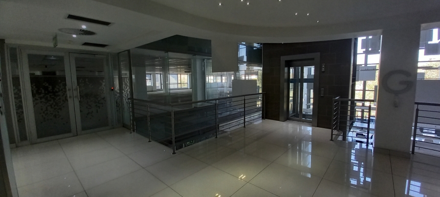 To Let Commercial Property for Rent in Die Hoewes Gauteng