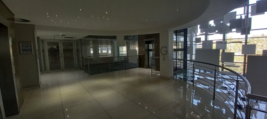 To Let Commercial Property for Rent in Die Hoewes Gauteng