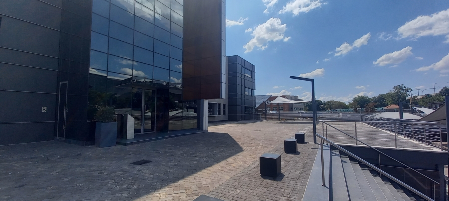 To Let Commercial Property for Rent in Die Hoewes Gauteng