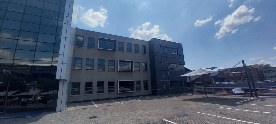 To Let Commercial Property for Rent in Die Hoewes Gauteng