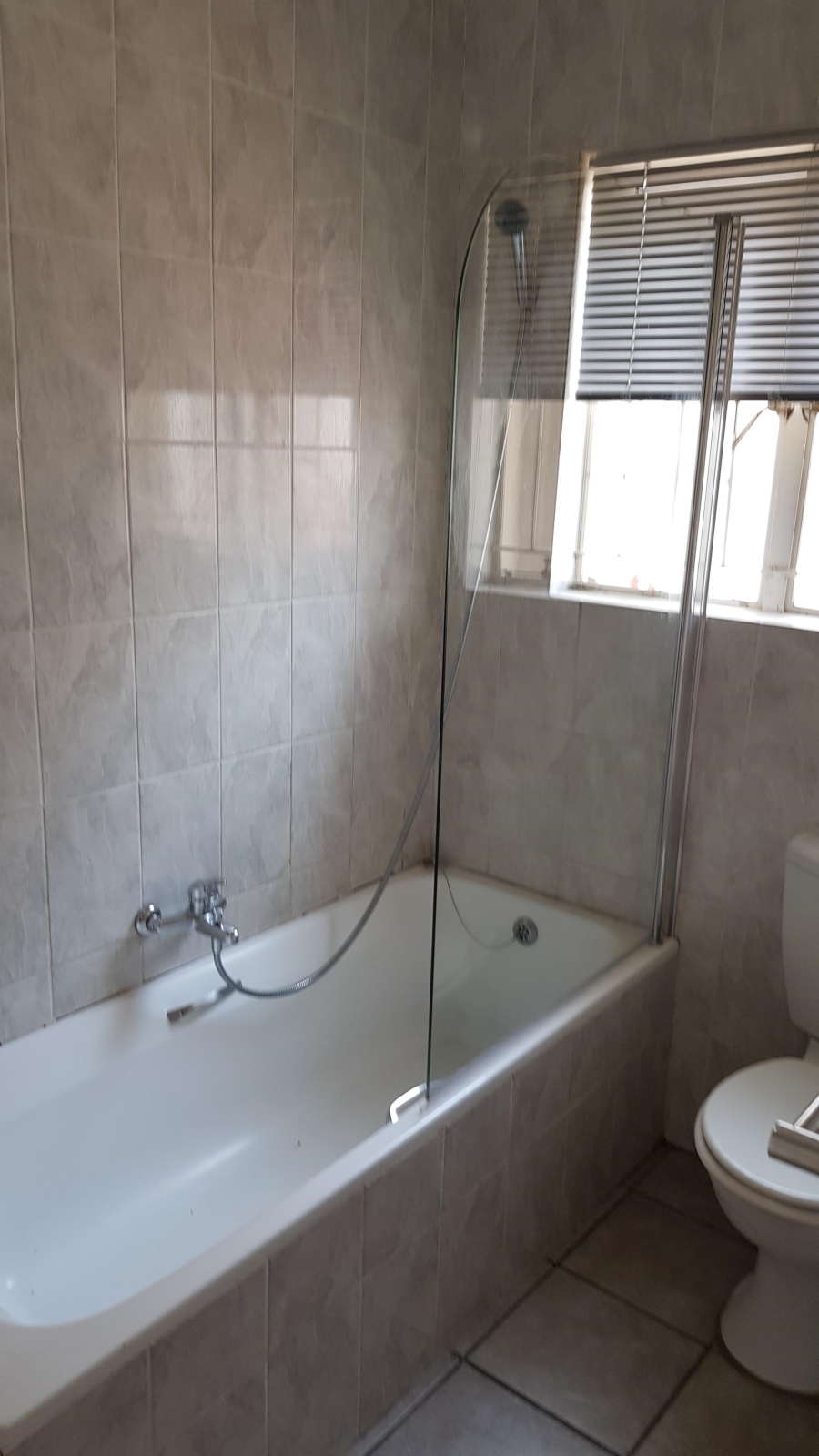 To Let 1 Bedroom Property for Rent in Greenstone Hill Gauteng