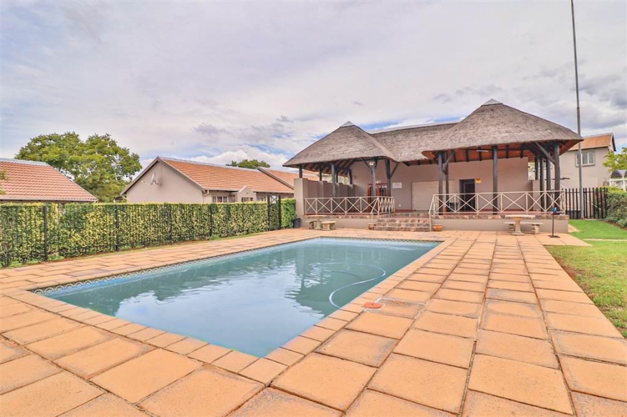 To Let 1 Bedroom Property for Rent in Greenstone Hill Gauteng