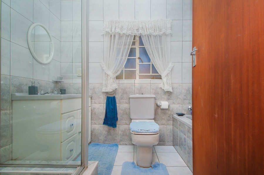 4 Bedroom Property for Sale in Ruimsig Gauteng