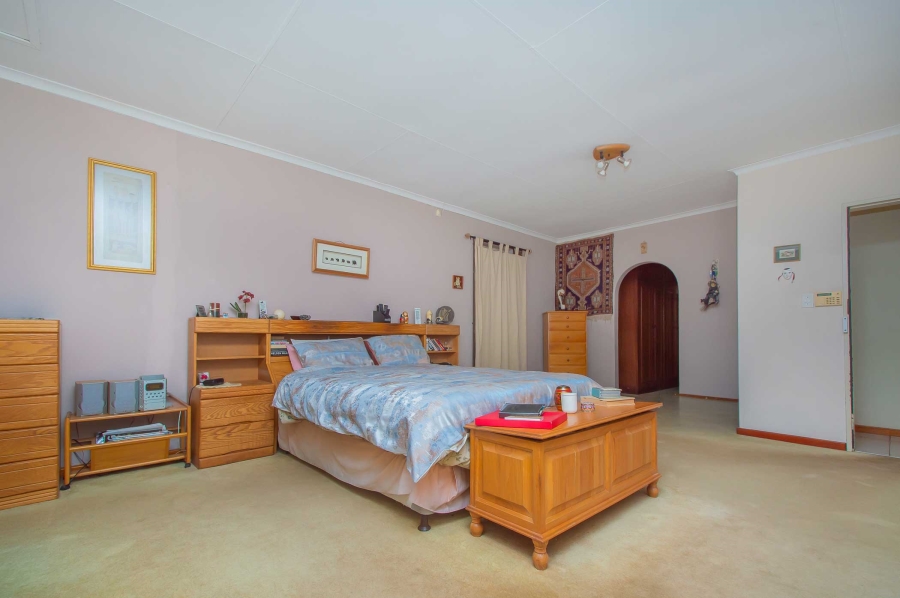 4 Bedroom Property for Sale in Ruimsig Gauteng