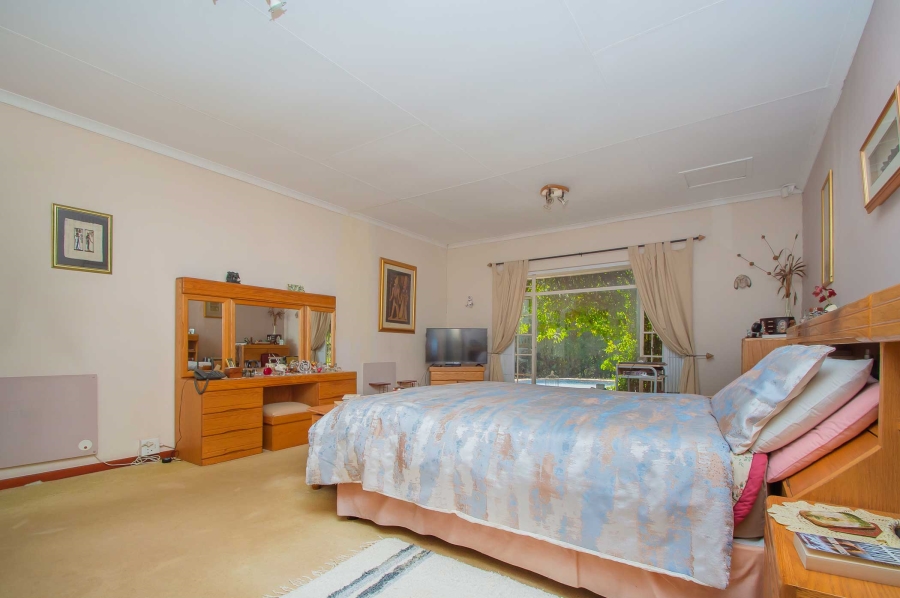 4 Bedroom Property for Sale in Ruimsig Gauteng