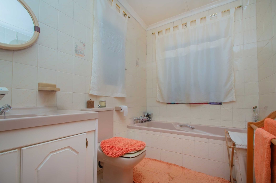 4 Bedroom Property for Sale in Ruimsig Gauteng