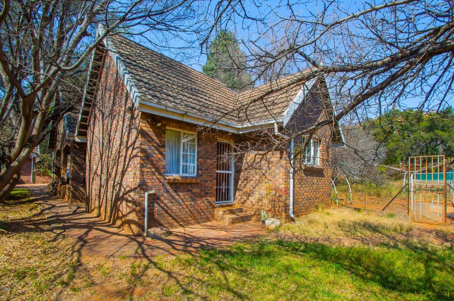4 Bedroom Property for Sale in Ruimsig Gauteng