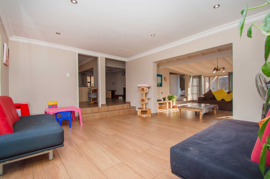 7 Bedroom Property for Sale in Kenmare Gauteng